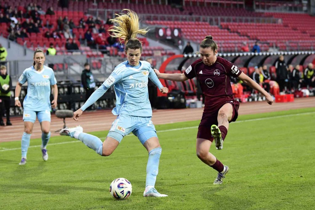 #Fußball, #Liga1, #Bundesliga, #DFL, #DFB, #googlepixel, #frauenbundesliga, #Nürnberg, #1fcn, #fcn, #damen, #frauen, #Stadion, #MaxMorlockStadion, #Ball, #Sport, #Fans, #Jubel, #Torjubel, #Fahnen, #Fanblock, #Faszination, #Action, #Zweikampf, #Schiedsrichter, #Linienrichter, #SparkasseNürnberg, #NErgie, #Zuschauer, #fussball,