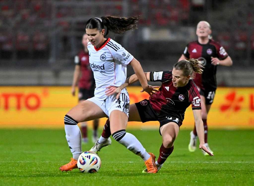 #Fußball, #Liga1, #Bundesliga, #DFL, #DFB, #googlepixel, #frauenbundesliga, #Nürnberg, #1fcn, #fcn, #damen, #frauen, #Stadion, #MaxMorlockStadion, #Ball, #Sport, #Fans, #Jubel, #Torjubel, #Fahnen, #Fanblock, #Faszination, #Action, #Zweikampf, #Schiedsrichter, #Linienrichter, #SparkasseNürnberg, #NErgie, #Zuschauer, #fussball,