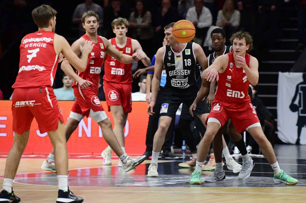 #bbl, #basketball, #proa, #nuernbergfalcons, #nuernberg, #falcons, #nbc, #kiametropolarena, #sparkassenuernberg, #nergie, #wbgnuernberg, #hofmannpersonal, #barmerliga, #nuebasketball, #vielfaltgewinnt, #keinfanohnejob, #norisblockers,