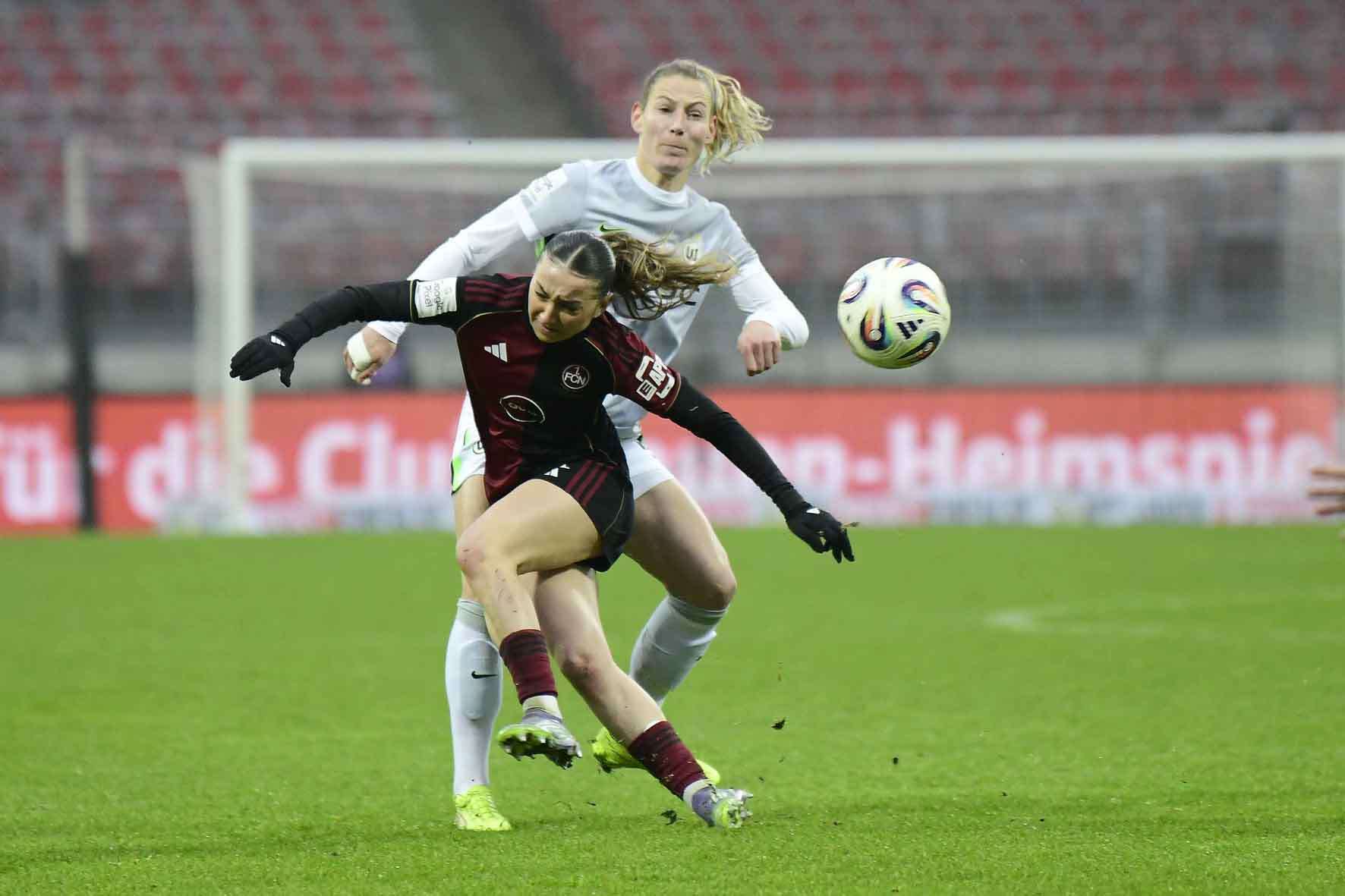 #Fußball, #Liga1, #Bundesliga, #DFL, #DFB, #googlepixel, #frauenbundesliga, #Nürnberg, #1fcn, #fcn, #damen, #frauen, #Stadion, #MaxMorlockStadion, #Ball, #Sport, #Fans, #Jubel, #Torjubel, #Fahnen, #Fanblock, #Faszination, #Action, #Zweikampf, #Schiedsrichter, #Linienrichter, #SparkasseNürnberg, #NErgie, #Zuschauer, #fussball,