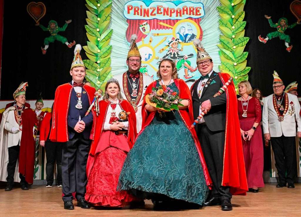 #Nürnberg, #Nuremberg, #FastnachtVerbandFranken, #Eibanesen, #FGEibanesen, #FastnachtinFranken, #Fasching, #Karneval, #Ahoi, #Klamauk, #Büttenredner, #Sonderorden, #Galasitzung, #Prinzenpaar, #Kabarett, #Freizeit, #Erholung, #Relaxen, #Entspannen, #GesellschaftshausGartenstadt, #Inthronisation, #AllersbergerFlecklashexn, #Hollaria, #Perlenverleihung, #Dämmerung,