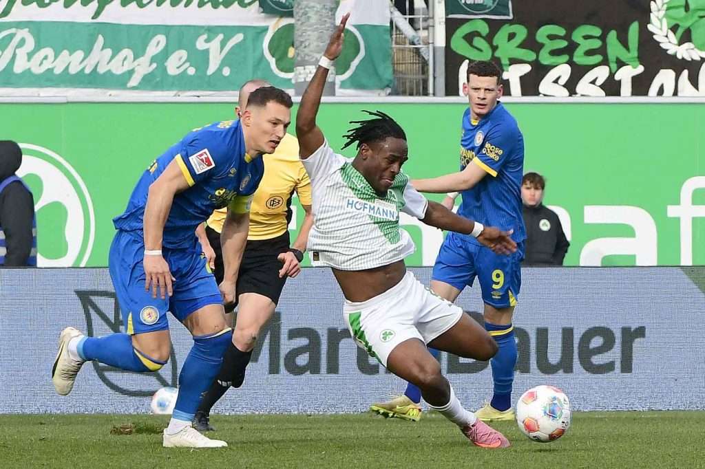 #Fussball, #Bundesliga, #DFL, #Liga2, #GreutherFürth, #sgf, #SportparkRonhof, #Kleeblatt, #HofmannPersonal, #BruderSpielwaren, #FrankenBrunnen, #GrünerBier, #RosicImmobilien, #simbadickiegroup, #Swietelsky, #WildPanda, #Fürth, #ball, #stadion, #zuschauer, #fans, #tor, #vielfaltgewinnt, #keinfanohnejob,