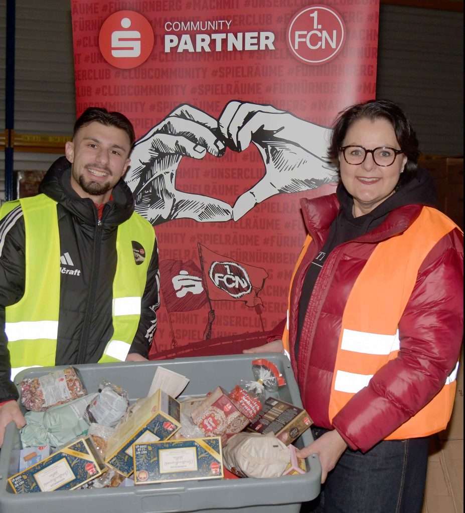 #Fußball, #Liga2, #Bundesliga, #DFL, #DFB, #Nürnberg, #1fcn, #fcn, #damen, #frauen, #Stadion, #MaxMorlockStadion, #Ball, #Sport, #Fans, #Jubel, #Torjubel, #Fahnen, #Fanblock, #Faszination, #Action, #Zweikampf, #Schiedsrichter, #Linienrichter, #SparkasseNürnberg, #NErgie, #Kulmbacher, #Zuschauer, #fussball, #spielräume,