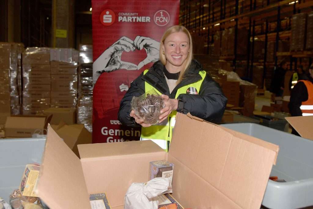 #Fußball, #Liga2, #Bundesliga, #DFL, #DFB, #Nürnberg, #1fcn, #fcn, #damen, #frauen, #Stadion, #MaxMorlockStadion, #Ball, #Sport, #Fans, #Jubel, #Torjubel, #Fahnen, #Fanblock, #Faszination, #Action, #Zweikampf, #Schiedsrichter, #Linienrichter, #SparkasseNürnberg, #NErgie, #Kulmbacher, #Zuschauer, #fussball, #spielräume,