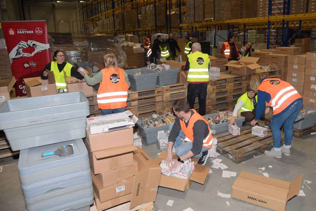 #Fußball, #Liga2, #Bundesliga, #DFL, #DFB, #Nürnberg, #1fcn, #fcn, #damen, #frauen, #Stadion, #MaxMorlockStadion, #Ball, #Sport, #Fans, #Jubel, #Torjubel, #Fahnen, #Fanblock, #Faszination, #Action, #Zweikampf, #Schiedsrichter, #Linienrichter, #SparkasseNürnberg, #NErgie, #Kulmbacher, #Zuschauer, #fussball, #spielräume,