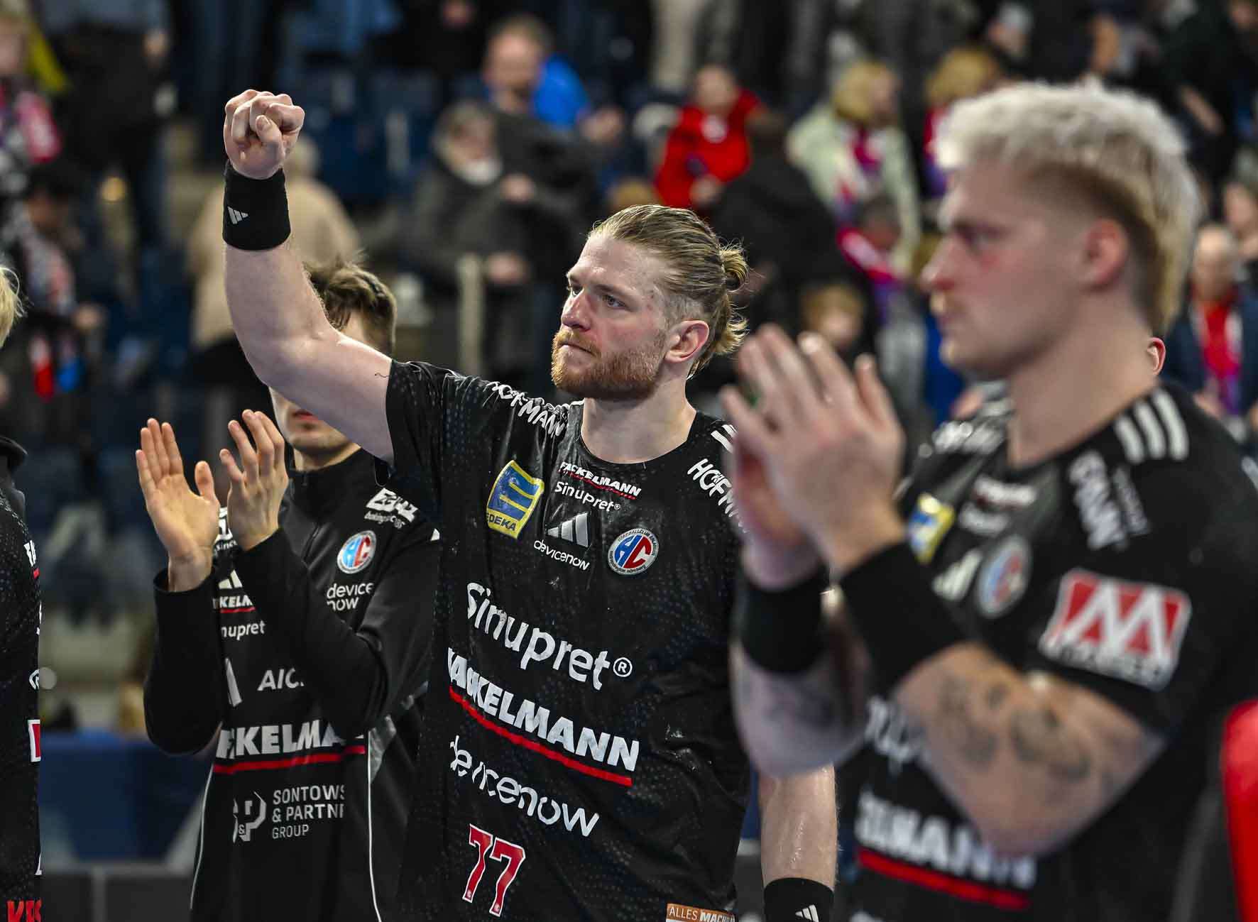 #Handballbundesliga, #HCErlangen, #Handball, #HBL, #Nuremberg, #Erlangen, #ArenaNürnberg, #heitec, #Fackelmann, #Aichinger, #BarthHaas, #Bodin, #MaxBögl, #Bionorica, #Hemmersbach, #hlstudios, #HofmannPersonal, #LauerEuromovers, #Mauss, #pensionsolution, #Schultheiß, #SontowskiPartner, #Tucher, #Wild Panda, #hce, #ball, #tor, #zuschauer, #fans, #vielfaltgewinnt, #keinfanohnejob,