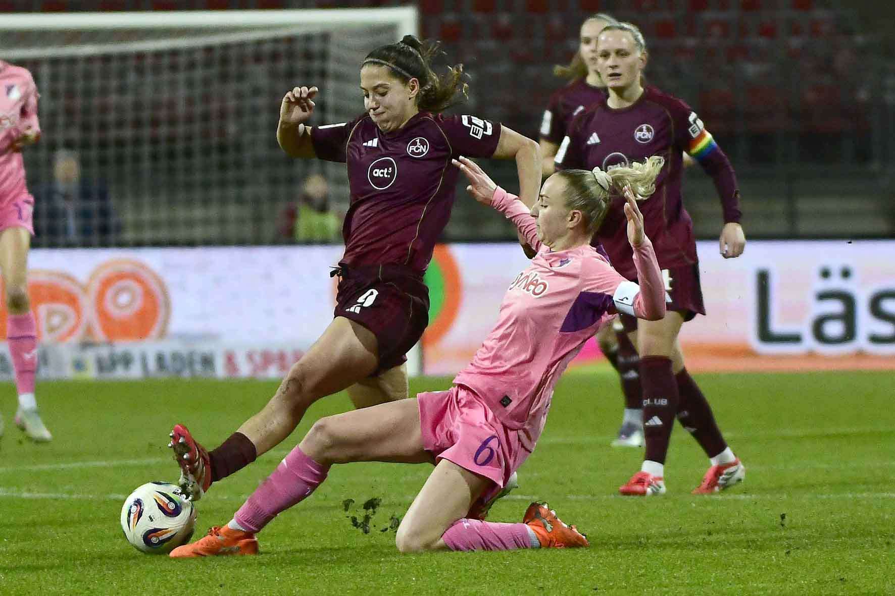 #Fußball, #Liga1, #Bundesliga, #DFL, #DFB, #googlepixel, #frauenbundesliga, #Nürnberg, #1fcn, #fcn, #damen, #frauen, #Stadion, #MaxMorlockStadion, #Ball, #Sport, #Fans, #Jubel, #Torjubel, #Fahnen, #Fanblock, #Faszination, #Action, #Zweikampf, #Schiedsrichter, #Linienrichter, #SparkasseNürnberg, #NErgie, #Zuschauer, #fussball,