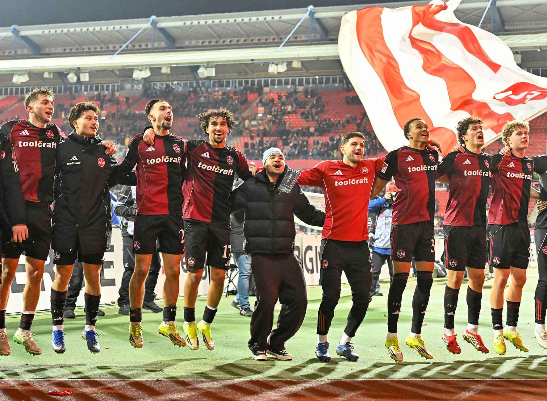 #Fußball, #Liga2, #Bundesliga, #DFL, #DFB, #Nürnberg, #1fcn, #fcn, #ClubHaus, #Stadion, #MaxMorlockStadion, #Fußball, #Ball, #Sport, #Fans, #Torjubel, #Ausschreitung, #Pyrotechnik, #Fahnen, #Fanblock, #Faszination, #Action, #Zweikampf, #Schiedsrichter, #Linienrichter, #FrankenBrunnen, #NErgie, #SparkasseNürnberg, #Freizeit, #Familie, #Zuschauer, #MaxMorlock, #Spielräume, #Stolperstein, #JenöKonradCup, #dielegendelebt, #HandwerkerClub, #Handwerkerazubimesse, #azubimesse, #erstklaessleraktion, #125Jahre, #Jubiläum, #glubb, #unserclub, #clubcommunity, #wirsindderclub, #glubbnews, #kadepp, #teilderlegende,