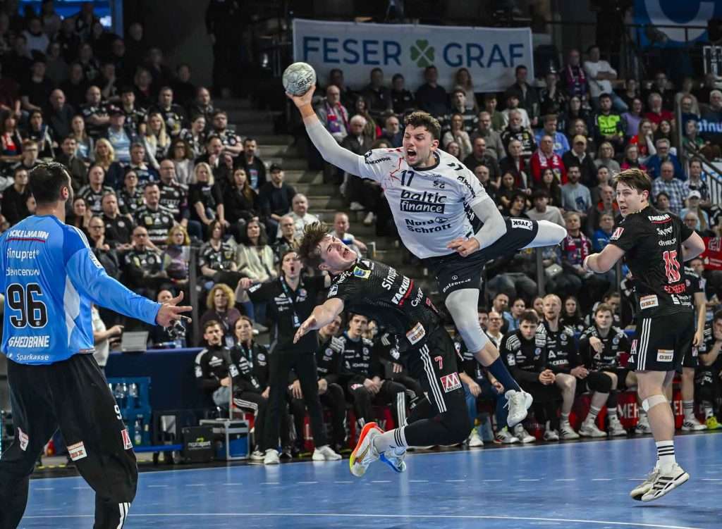 #Handballbundesliga, #HCErlangen, #Handball, #HBL, #Nuremberg, #Erlangen, #ArenaNürnberg, #heitec, #Fackelmann, #Aichinger, #BarthHaas, #Bodin, #MaxBögl, #Bionorica, #Hemmersbach, #hlstudios, #HofmannPersonal, #LauerEuromovers, #Mauss, #pensionsolution, #Schultheiß, #SontowskiPartner, #Tucher, #Wild Panda, #hce, #ball, #tor, #zuschauer, #fans, #vielfaltgewinnt, #keinfanohnejob,