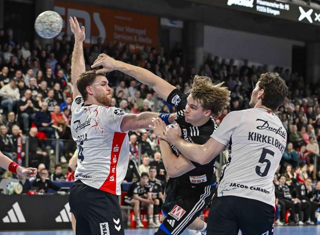#Handballbundesliga, #HCErlangen, #Handball, #HBL, #Nuremberg, #Erlangen, #ArenaNürnberg, #heitec, #Fackelmann, #Aichinger, #BarthHaas, #Bodin, #MaxBögl, #Bionorica, #Hemmersbach, #hlstudios, #HofmannPersonal, #LauerEuromovers, #Mauss, #pensionsolution, #Schultheiß, #SontowskiPartner, #Tucher, #Wild Panda, #hce, #ball, #tor, #zuschauer, #fans, #vielfaltgewinnt, #keinfanohnejob,