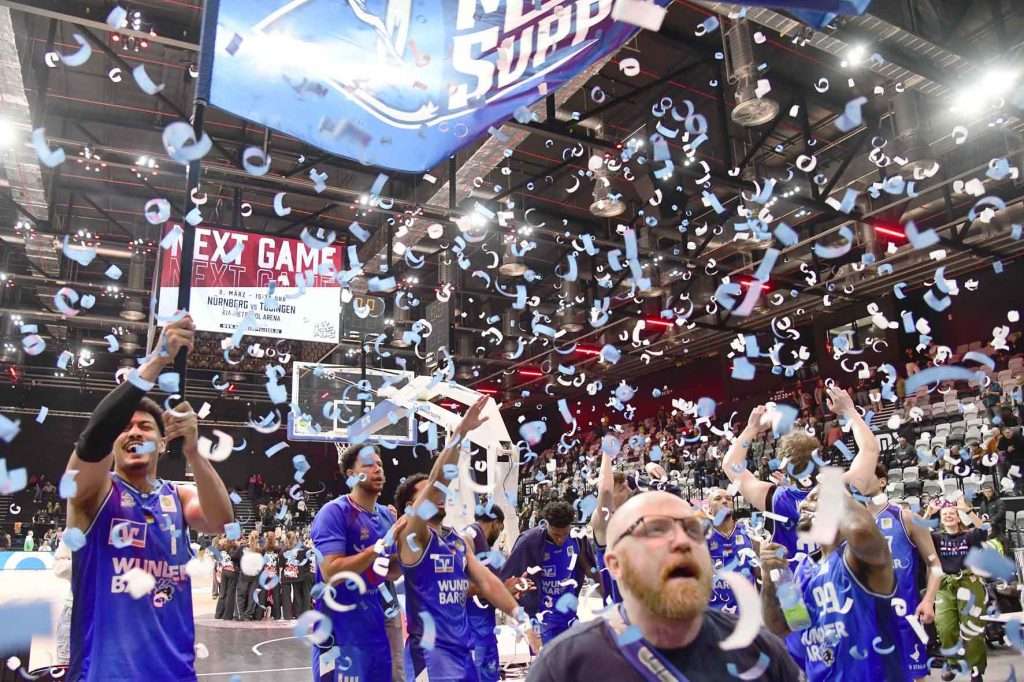 #bbl, #basketball, #proa, #nuernbergfalcons, #nuernberg, #falcons, #nbc, #kiametropolarena, #sparkassenuernberg, #nergie, #wbgnuernberg, #hofmannpersonal, #barmerliga, #nuebasketball, #vielfaltgewinnt, #keinfanohnejob, #norisblockers,