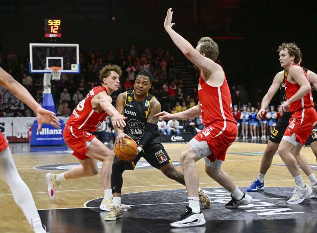 #bbl, #basketball, #proa, #nuernbergfalcons, #nuernberg, #falcons, #nbc, #kiametropolarena, #sparkassenuernberg, #nergie, #wbgnuernberg, #hofmannpersonal, #barmerliga, #nuebasketball, #vielfaltgewinnt, #keinfanohnejob, #norisblockers,