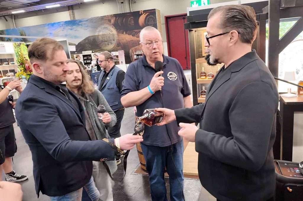 #Nürnberg, #Nuremberg, #Ausstellung, #Messe, #AFAG, #MetropolregionNürnberg, #originalregional, #SpezialitätenWettbewerb, #Consumenta, #FreizeitTouristikGartenMesse, #Spiele, #Freizeit, #Urlaub, #Touristik, #Reisen, #Erholung, #freizeitmesse, #Natur, #Wandern, #Essen, #Bier, #Honig, #HECNA, #Pokerturnier, #GINmarket, #Weihnachtsmarkt, #Airtime, #Trampolin, #Lebenshilfe, #CharitiyAktion, #Autosalon, #IENA, #FaszinationPferd, #FashionFlash, #TheVillage, #WhiskyMesse, #EuropeanCoatingsShow, #AEE, #RETROCLASSICS, #Akustika, #wernerunterwegs,