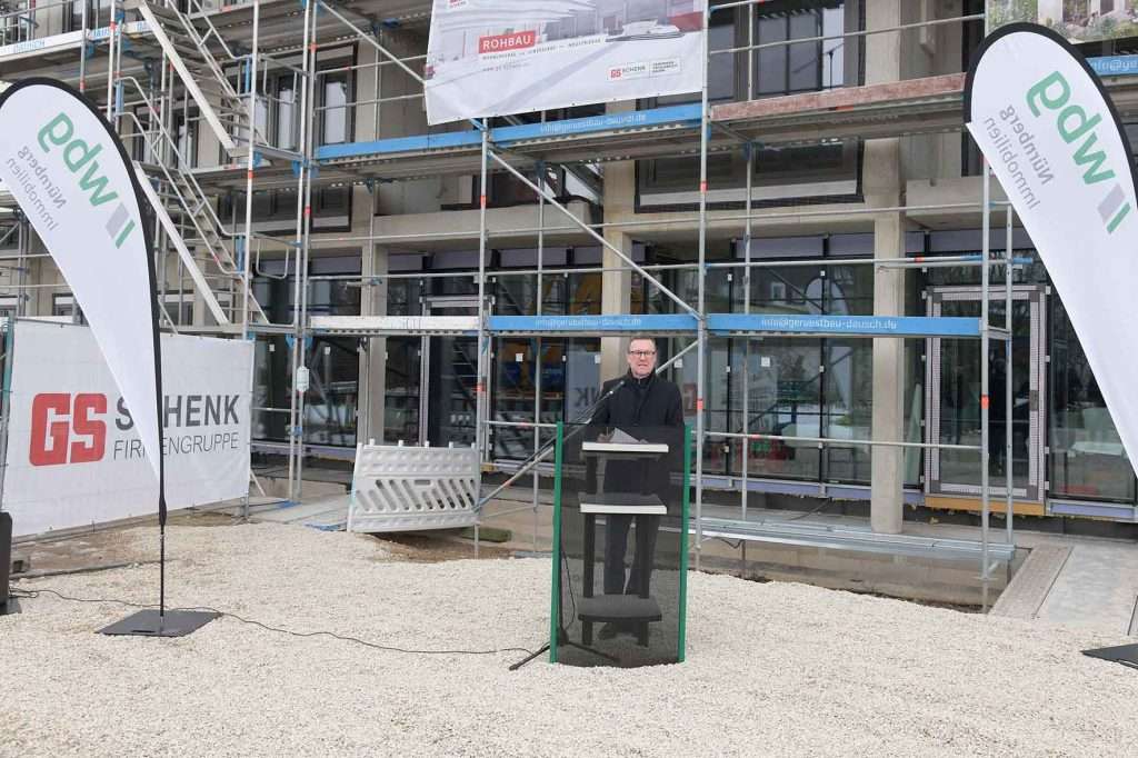 #nürnberg, #nuremberg, #stadt, #wbgnuernberg, #stiftung, #neubau, #mietwohnungen, #erneuerung, #abriss, #aufbau, #klimaziele, #wbg2000stiftung, #wohnbau, #Umweltfreundlich, #Wohnungen, #Vermietungen, #originalregional, #Holz, #Hybridhäuser, #ispfd, #Grundsteinlegung, #Einweihung,