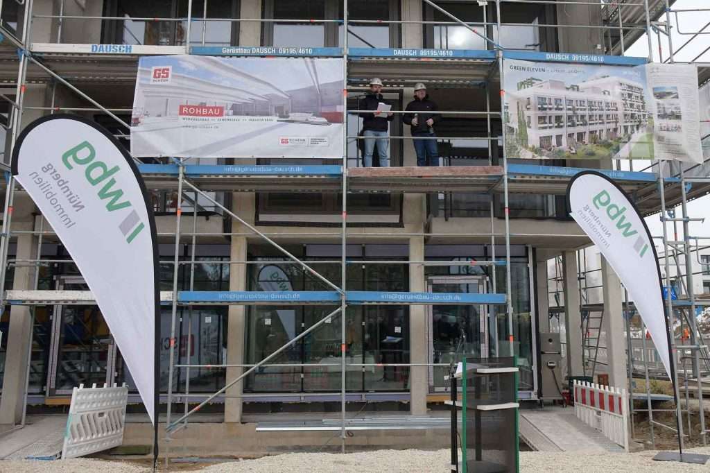 #nürnberg, #nuremberg, #stadt, #wbgnuernberg, #stiftung, #neubau, #mietwohnungen, #erneuerung, #abriss, #aufbau, #klimaziele, #wbg2000stiftung, #wohnbau, #Umweltfreundlich, #Wohnungen, #Vermietungen, #originalregional, #Holz, #Hybridhäuser, #ispfd, #Grundsteinlegung, #Einweihung,