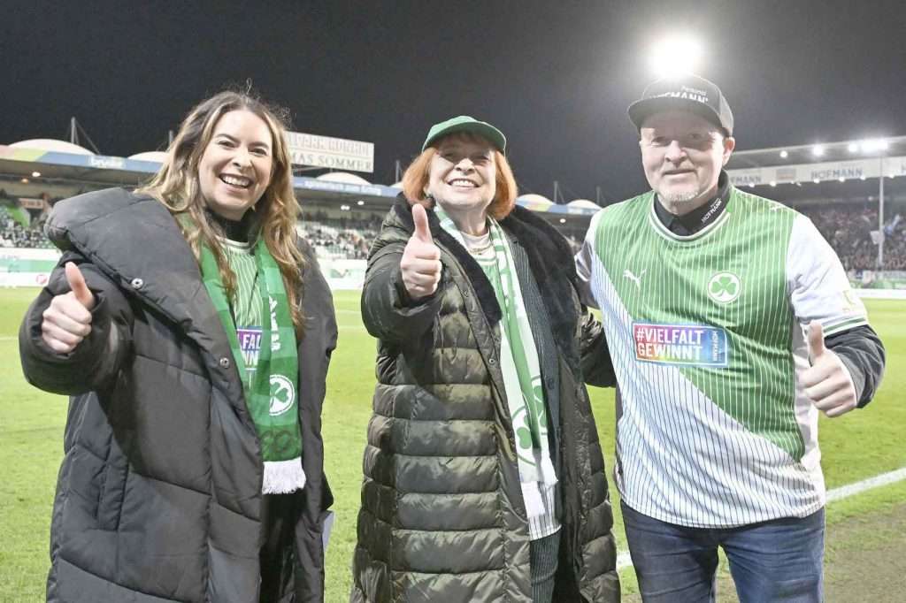 #Fussball, #Bundesliga, #DFL, #Liga2, #GreutherFürth, #sgf, #SportparkRonhof, #Kleeblatt, #HofmannPersonal, #BruderSpielwaren, #FrankenBrunnen, #GrünerBier, #RosicImmobilien, #simbadickiegroup, #Swietelsky, #WildPanda, #Fürth, #ball, #stadion, #zuschauer, #fans, #tor, #vielfaltgewinnt, #keinfanohnejob,