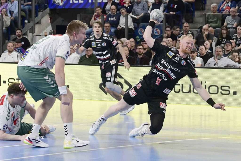 #Handballbundesliga, #LiquiMoly, #HCErlangen, #Handball, #HBL, #Nuremberg, #Erlangen, #ArenaNürnbergerVersicherung, #heitec, #Fackelmann, #Aichinger, #BarthHaas, #Bodin, #MaxBögl, #Bionorica, #Hemmersbach, #hlstudios, #HofmannPersonal, #LauerEuromovers, #Mauss, #pensionsolution, #Schultheiß, #SontowskiPartner, #Tucher, #Wild Panda, #hce, #ball, #tor, #zuschauer, #fans, #vielfaltgewinnt, #keinfanohnejob,