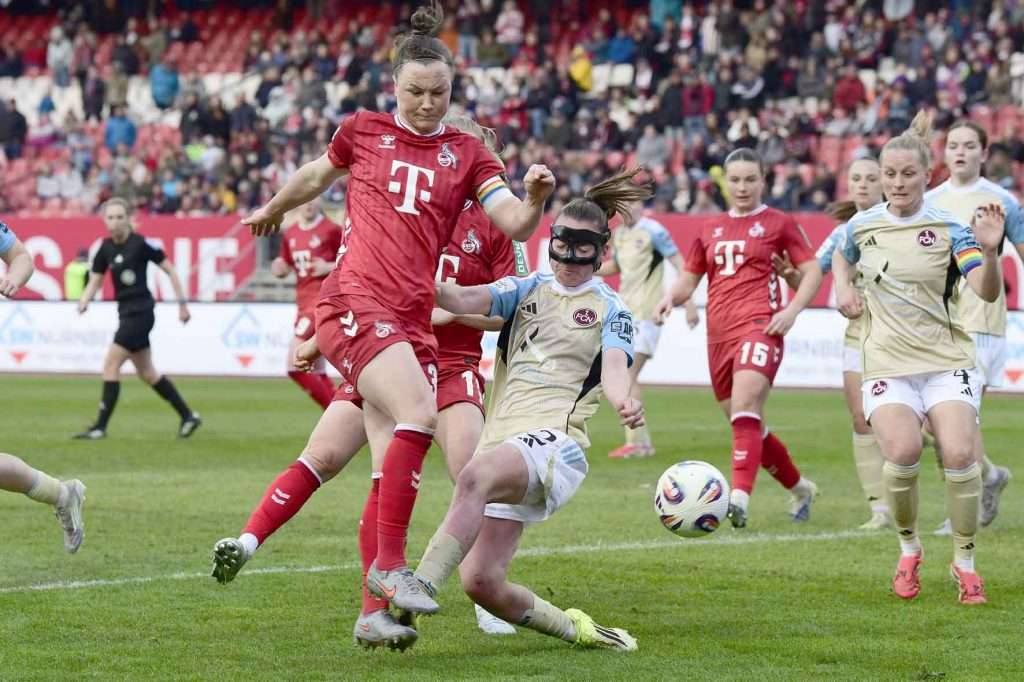 #Fußball, #Liga1, #Bundesliga, #DFL, #DFB, #Nürnberg, #1fcn, #fcn, #damen, #frauen, #Stadion, #MaxMorlockStadion, #Ball, #Sport, #Fans, #Jubel, #Torjubel, #Fahnen, #Fanblock, #Faszination, #Action, #Zweikampf, #Schiedsrichter, #Linienrichter, #SparkasseNürnberg, #NErgie, #Zuschauer, #fussball,