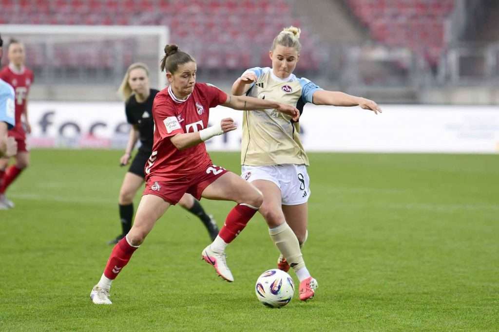 #Fußball, #Liga1, #Bundesliga, #DFL, #DFB, #Nürnberg, #1fcn, #fcn, #damen, #frauen, #Stadion, #MaxMorlockStadion, #Ball, #Sport, #Fans, #Jubel, #Torjubel, #Fahnen, #Fanblock, #Faszination, #Action, #Zweikampf, #Schiedsrichter, #Linienrichter, #SparkasseNürnberg, #NErgie, #Zuschauer, #fussball,