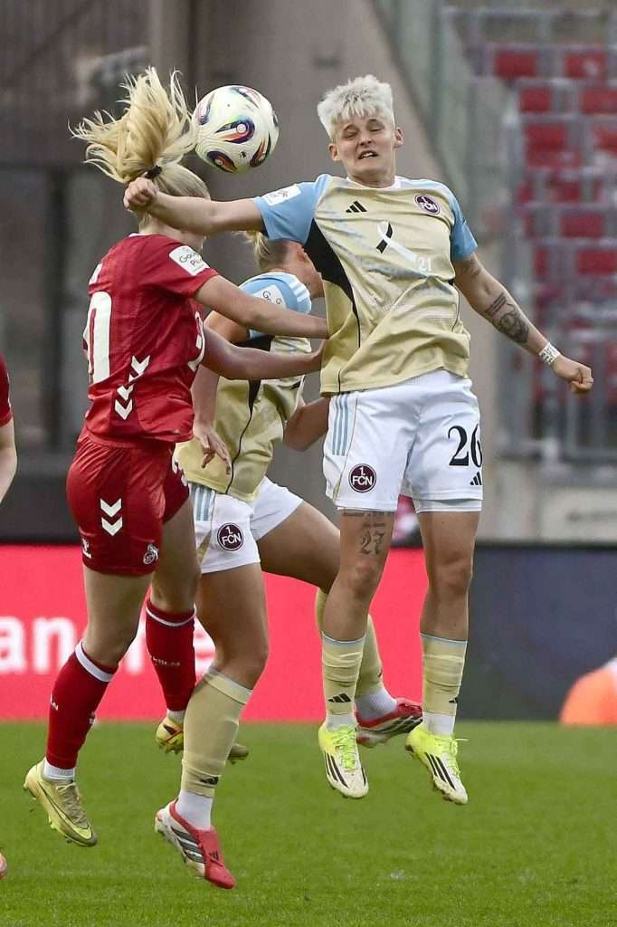 #Fußball, #Liga1, #Bundesliga, #DFL, #DFB, #Nürnberg, #1fcn, #fcn, #damen, #frauen, #Stadion, #MaxMorlockStadion, #Ball, #Sport, #Fans, #Jubel, #Torjubel, #Fahnen, #Fanblock, #Faszination, #Action, #Zweikampf, #Schiedsrichter, #Linienrichter, #SparkasseNürnberg, #NErgie, #Zuschauer, #fussball,