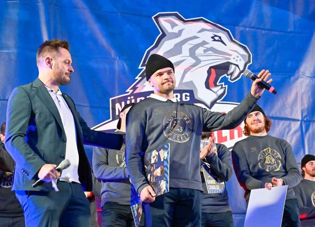 #del, #eishockey, #nit, #nuernbergicetigers, #icetigers, #puck, #pucki, #maskottchen, #nuernberg, #arena, #tor, #zuschauer, #fans, #hofmannpersonal, #vielfaltgewinnt, #keinfanohnejob, #bodin, #nergie, #wbgnuernberg,