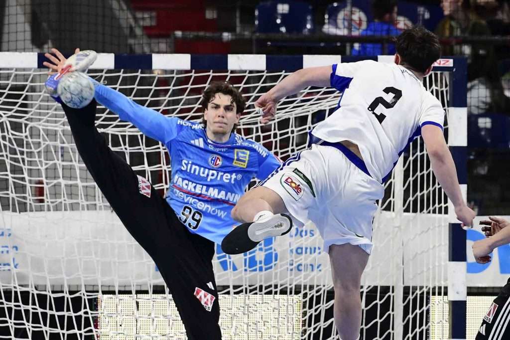 #Handballbundesliga, #LiquiMoly, #HCErlangen, #Handball, #HBL, #Nuremberg, #Erlangen, #ArenaNürnbergerVersicherung, #heitec, #Fackelmann, #Aichinger, #BarthHaas, #Bodin, #MaxBögl, #Bionorica, #Hemmersbach, #hlstudios, #HofmannPersonal, #LauerEuromovers, #Mauss, #pensionsolution, #Schultheiß, #SontowskiPartner, #Tucher, #Wild Panda, #hce, #ball, #tor, #zuschauer, #fans, #vielfaltgewinnt, #keinfanohnejob,