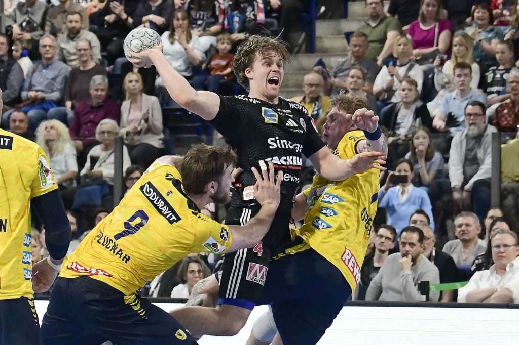 #Handballbundesliga, #LiquiMoly, #HCErlangen, #Handball, #HBL, #Nuremberg, #Erlangen, #ArenaNürnbergerVersicherung, #heitec, #Fackelmann, #Aichinger, #BarthHaas, #Bodin, #MaxBögl, #Bionorica, #Hemmersbach, #hlstudios, #HofmannPersonal, #LauerEuromovers, #Mauss, #pensionsolution, #Schultheiß, #SontowskiPartner, #Tucher, #Wild Panda, #hce, #ball, #tor, #zuschauer, #fans, #vielfaltgewinnt, #keinfanohnejob,