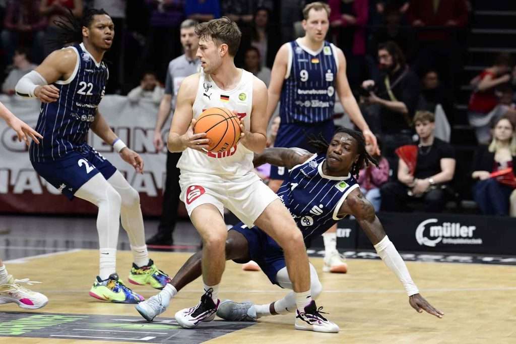 #bbl, #basketball, #proa, #nuernbergfalcons, #nuernberg, #falcons, #nbc, #kiametropolarena, #sparkassenuernberg, #nergie, #wbgnuernberg, #hofmannpersonal, #barmerliga, #nuebasketball, #vielfaltgewinnt, #keinfanohnejob, #norisblockers,