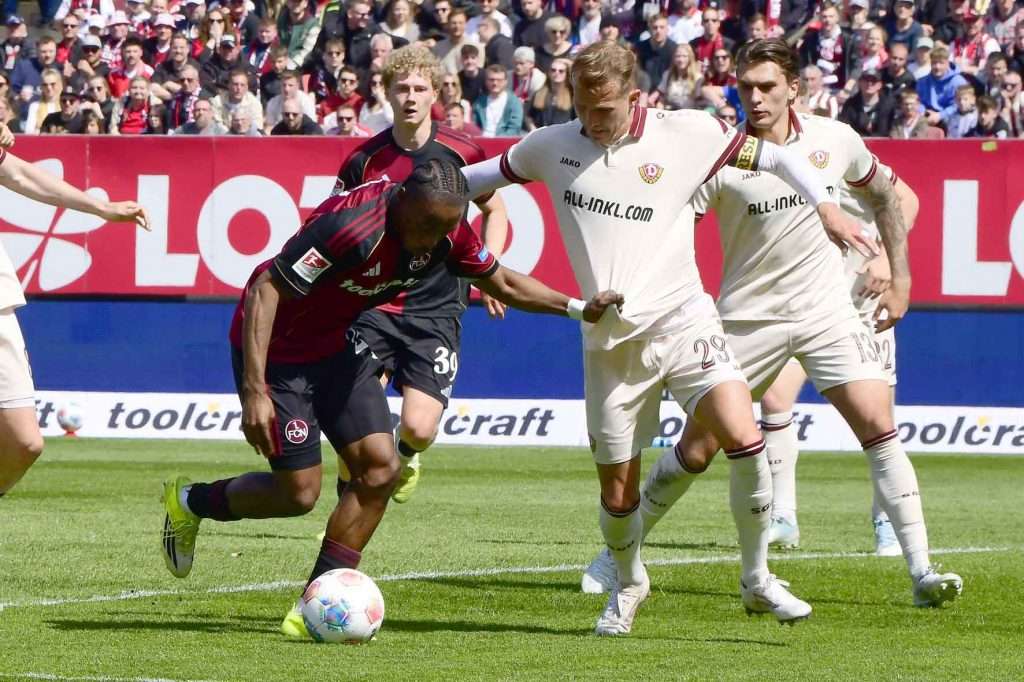 #Fußball, #Liga2, #Bundesliga, #DFL, #DFB, #Nürnberg, #1fcn, #fcn, #ClubHaus, #Stadion, #MaxMorlockStadion, #Fußball, #Ball, #Sport, #Fans, #Torjubel, #Ausschreitung, #Pyrotechnik, #Fahnen, #Fanblock, #Faszination, #Action, #Zweikampf, #Schiedsrichter, #Linienrichter, #FrankenBrunnen, #WolfHeizung, #NErgie, #toolcraft, #SparkasseNürnberg, #Freizeit, #Familie, #Zuschauer, #MaxMorlock, #Spielräume, #Stolperstein, #JenöKonradCup, #dielegendelebt, #Handball, #Boxen, #Tennis, #Schwimmen, #HandwerkerClub, #Handwerkerazubimesse, #azubimesse, #erstklaessleraktion, #125Jahre, #Jubiläum,