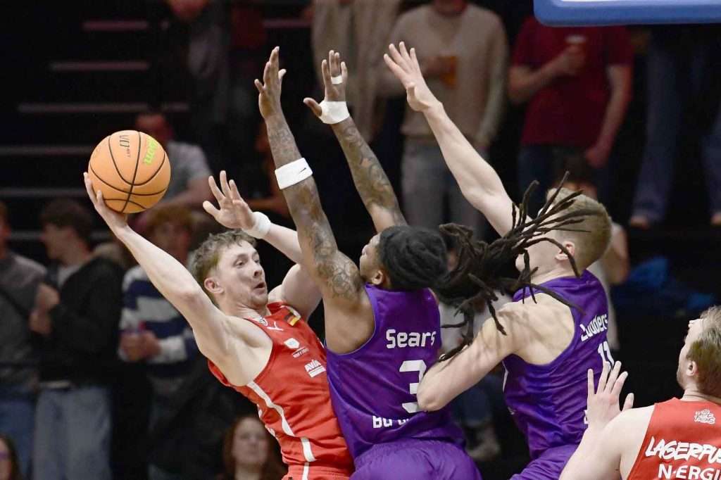 #bbl, #basketball, #proa, #nuernbergfalcons, #nuernberg, #falcons, #nbc, #kiametropolarena, #sparkassenuernberg, #nergie, #wbgnuernberg, #hofmannpersonal, #barmerliga, #nuebasketball, #vielfaltgewinnt, #keinfanohnejob, #norisblockers,