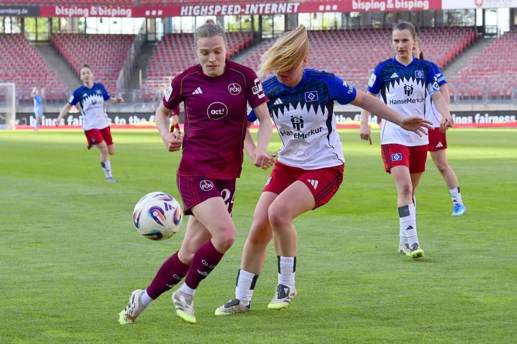 #Fußball, #Liga1, #Bundesliga, #DFL, #DFB, #Nürnberg, #1fcn, #fcn, #damen, #frauen, #Stadion, #MaxMorlockStadion, #Ball, #Sport, #Fans, #Jubel, #Torjubel, #Fahnen, #Fanblock, #Faszination, #Action, #Zweikampf, #Schiedsrichter, #Linienrichter, #SparkasseNürnberg, #NErgie, #Zuschauer, #fussball,