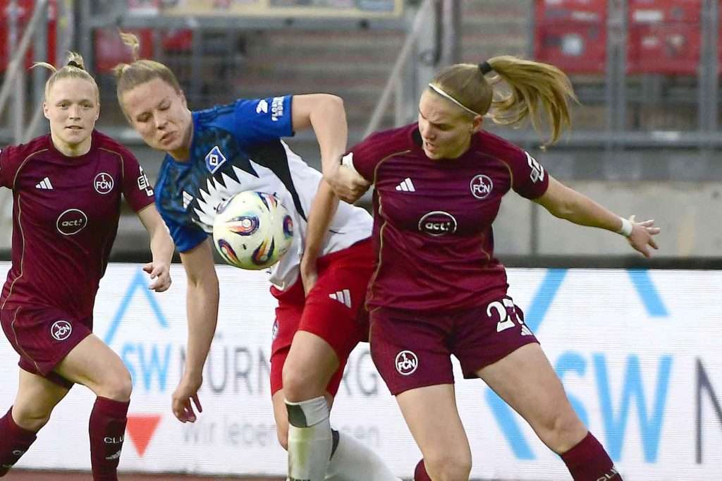 #Fußball, #Liga1, #Bundesliga, #DFL, #DFB, #Nürnberg, #1fcn, #fcn, #damen, #frauen, #Stadion, #MaxMorlockStadion, #Ball, #Sport, #Fans, #Jubel, #Torjubel, #Fahnen, #Fanblock, #Faszination, #Action, #Zweikampf, #Schiedsrichter, #Linienrichter, #SparkasseNürnberg, #NErgie, #Zuschauer, #fussball,