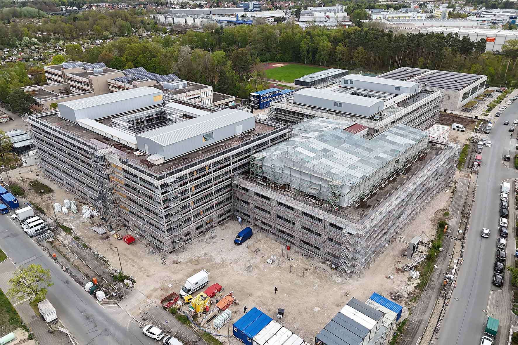 #News, #Nürnberg, #Stadt, #Grundsteinlegung, #Schlusssteinlegung, #Neubau, #Eibach, #PHR, #PeterHenleinRealschule, #SSG, #SigmundSchuckertGymnasium, #SchulzentrumSuedWest, #Kinder, #Schüler, #Chorklasse, #ispfd,