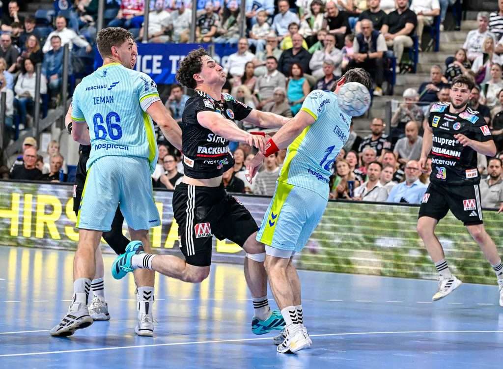#Handballbundesliga, #LiquiMoly, #HCErlangen, #Handball, #HBL, #Nuremberg, #Erlangen, #ArenaNürnbergerVersicherung, #heitec, #Fackelmann, #Aichinger, #BarthHaas, #Bodin, #MaxBögl, #Bionorica, #Hemmersbach, #hlstudios, #HofmannPersonal, #LauerEuromovers, #Mauss, #pensionsolution, #Schultheiß, #SontowskiPartner, #Tucher, #Wild Panda, #hce, #ball, #tor, #zuschauer, #fans, #vielfaltgewinnt, #keinfanohnejob,