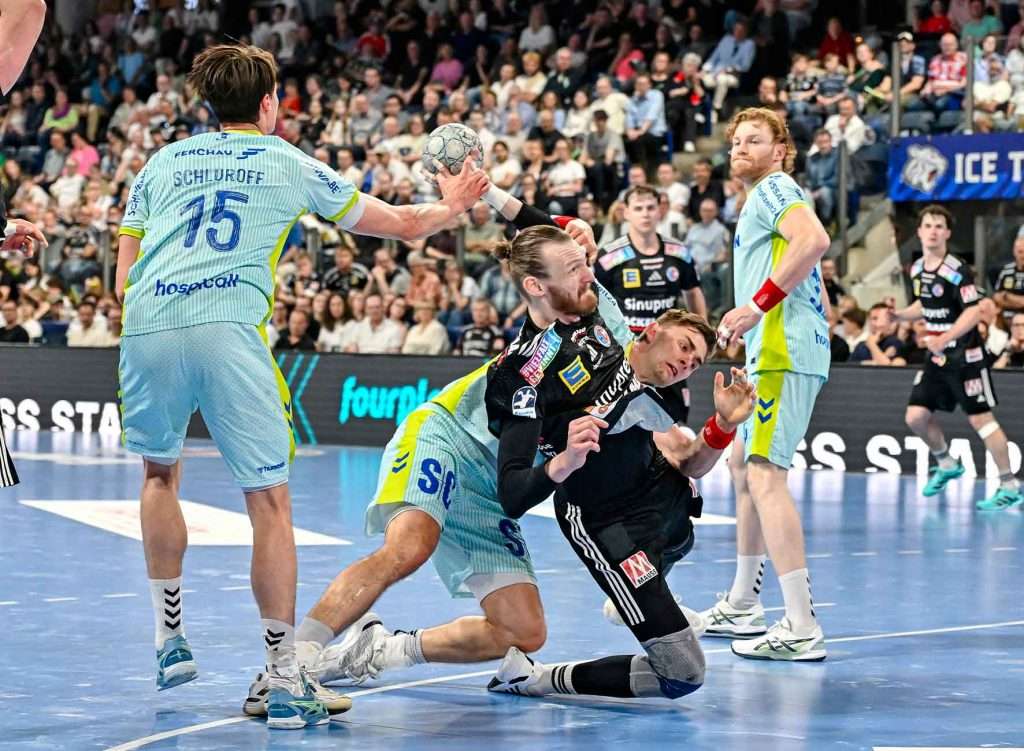 #Handballbundesliga, #LiquiMoly, #HCErlangen, #Handball, #HBL, #Nuremberg, #Erlangen, #ArenaNürnbergerVersicherung, #heitec, #Fackelmann, #Aichinger, #BarthHaas, #Bodin, #MaxBögl, #Bionorica, #Hemmersbach, #hlstudios, #HofmannPersonal, #LauerEuromovers, #Mauss, #pensionsolution, #Schultheiß, #SontowskiPartner, #Tucher, #Wild Panda, #hce, #ball, #tor, #zuschauer, #fans, #vielfaltgewinnt, #keinfanohnejob,