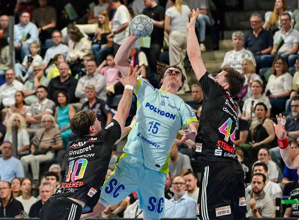 #Handballbundesliga, #LiquiMoly, #HCErlangen, #Handball, #HBL, #Nuremberg, #Erlangen, #ArenaNürnbergerVersicherung, #heitec, #Fackelmann, #Aichinger, #BarthHaas, #Bodin, #MaxBögl, #Bionorica, #Hemmersbach, #hlstudios, #HofmannPersonal, #LauerEuromovers, #Mauss, #pensionsolution, #Schultheiß, #SontowskiPartner, #Tucher, #Wild Panda, #hce, #ball, #tor, #zuschauer, #fans, #vielfaltgewinnt, #keinfanohnejob,