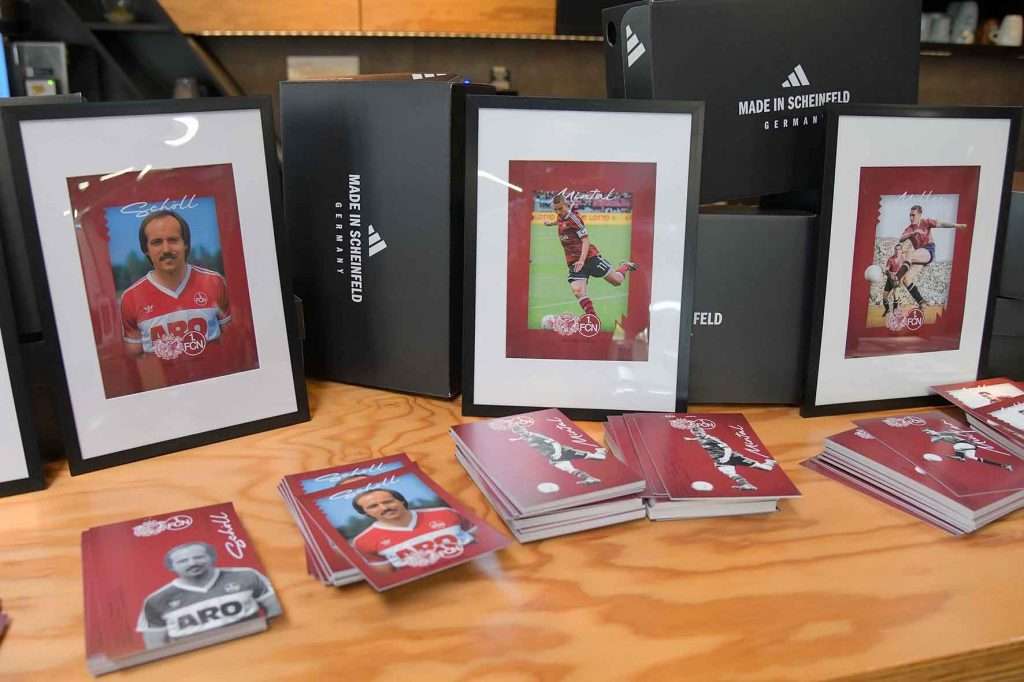 #Nürnberg, #Stadion, #MaxMorlockStadion, #Legenden, #Aufsteiger, #Weltmeister, #Meister, #Pokalsieger, #Ball, #Sport, #Fans, #Jubel, #Torjubel, #Fahnen, #Fanblock, #Faszination, #Action, #Zweikampf, #Schiedsrichter; #Linienrichter, #FrankenBrunnen, #NErgie, #SparkasseNürnberg, #Vergnügen, #Freizeit, #Familie, #Zuschauer, #MaxMorlock, #Spielräume, #Stolperstein, #JenöKonradCup, #FCN, #Dachverein, #Ehrungsabend,
