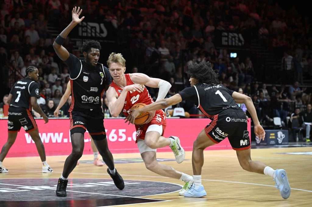 #bbl, #basketball, #proa, #nuernbergfalcons, #nuernberg, #falcons, #nbc, #kiametropolarena, #sparkassenuernberg, #nergie, #wbgnuernberg, #hofmannpersonal, #barmerliga, #nuebasketball, #vielfaltgewinnt, #keinfanohnejob, #norisblockers,