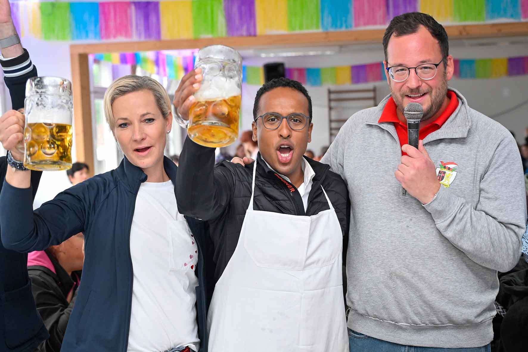 J:\Arbeitsbereich\Daten-Pressetermine-Infos\260612-Eibanesen-Sommerfest\Home\1-Eibanesen-Sommerfest-2996.jpg J:\Arbeitsbereich\Daten-Pressetermine-Infos\260612-Eibanesen-Sommerfest\Home\2-Eibanesen-Sommerfest-2971.jpg J:\Arbeitsbereich\Daten-Pressetermine-Infos\260612-Eibanesen-Sommerfest\Home\3-Eibanesen-Sommerfest-2976.jpg J:\Arbeitsbereich\Daten-Pressetermine-Infos\260612-Eibanesen-Sommerfest\Home\4-Eibanesen-Sommerfest-2982.jpg J:\Arbeitsbereich\Daten-Pressetermine-Infos\260612-Eibanesen-Sommerfest\Home\5-Eibanesen-Sommerfest-2987.jpg