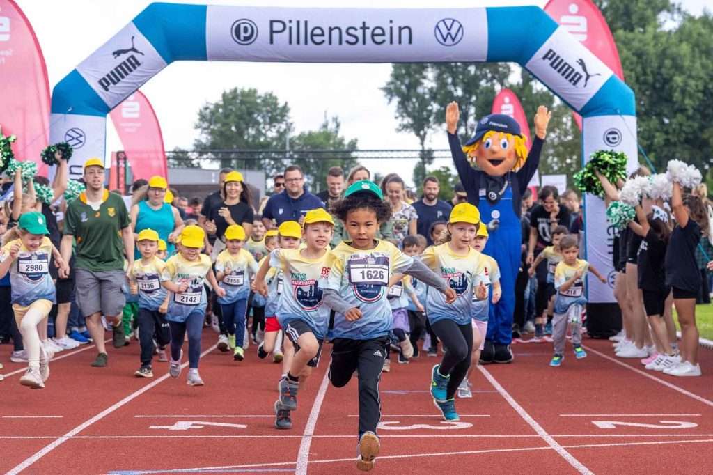 #nuernberg, #stadt, #fuerth, #marcuskoenig, #thomasjung, #oberbuergermeister, #originalregional, #sparkasse, #sparkassenuernberg, #sparkassefuerth, #metropolregionnuernberg, #metropolmarathon, #marathon, #marathonlauf, #sport, #sportveranstaltung, #brueckenbauen, #breitensport, #leistungssport, #halbmarathon, #volkslauf, #kinder, #jugendliche, #erwachsene,
