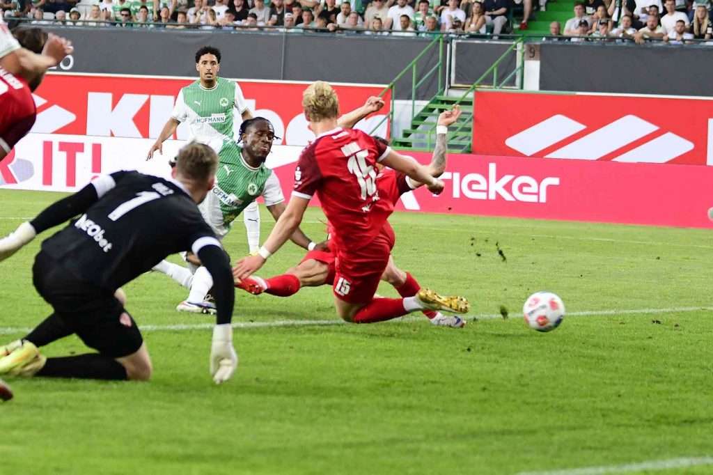 #Fussball, #Bundesliga, #DFL, #Liga2, #GreutherFürth, #sgf, #SportparkRonhof, #Kleeblatt, #HofmannPersonal, #BruderSpielwaren, #FrankenBrunnen, #GrünerBier, #RosicImmobilien, #simbadickiegroup, #Swietelsky, #WildPanda, #Fürth, #ball, #stadion, #zuschauer, #fans, #tor, #vielfaltgewinnt, #keinfanohnejob,
