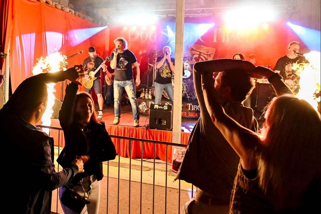 #DogStoneTired, #Eibanesen, #Rocknacht2026, #NürnbergRockt, #Eibach, #CoverRock, #LiveMusikNürnberg, #OpenAirNürnberg, #MetropolregionNürnberg, #KärwaStimmung, #DSTLive, #dogstonetired, #dieeibanesen, #rockmusic,