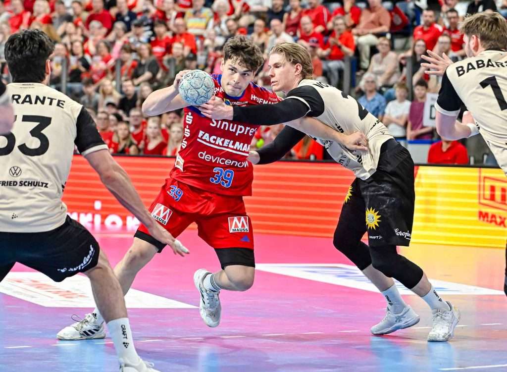 #Handballbundesliga, #LiquiMoly, #HCErlangen, #Handball, #HBL, #Nuremberg, #Erlangen, #ArenaNürnbergerVersicherung, #heitec, #Fackelmann, #Aichinger, #BarthHaas, #Bodin, #MaxBögl, #Bionorica, #Hemmersbach, #hlstudios, #HofmannPersonal, #LauerEuromovers, #Mauss, #pensionsolution, #Schultheiß, #SontowskiPartner, #Tucher, #Wild Panda, #hce, #ball, #tor, #zuschauer, #fans, #vielfaltgewinnt, #keinfanohnejob,