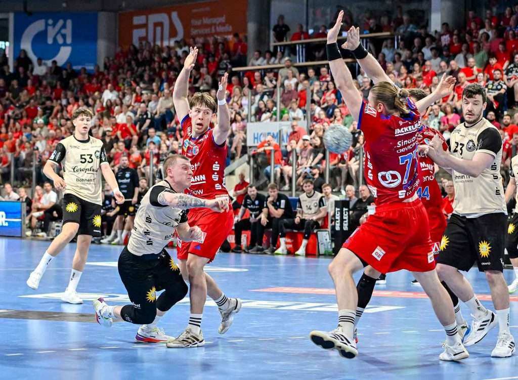 #Handballbundesliga, #LiquiMoly, #HCErlangen, #Handball, #HBL, #Nuremberg, #Erlangen, #ArenaNürnbergerVersicherung, #heitec, #Fackelmann, #Aichinger, #BarthHaas, #Bodin, #MaxBögl, #Bionorica, #Hemmersbach, #hlstudios, #HofmannPersonal, #LauerEuromovers, #Mauss, #pensionsolution, #Schultheiß, #SontowskiPartner, #Tucher, #Wild Panda, #hce, #ball, #tor, #zuschauer, #fans, #vielfaltgewinnt, #keinfanohnejob,