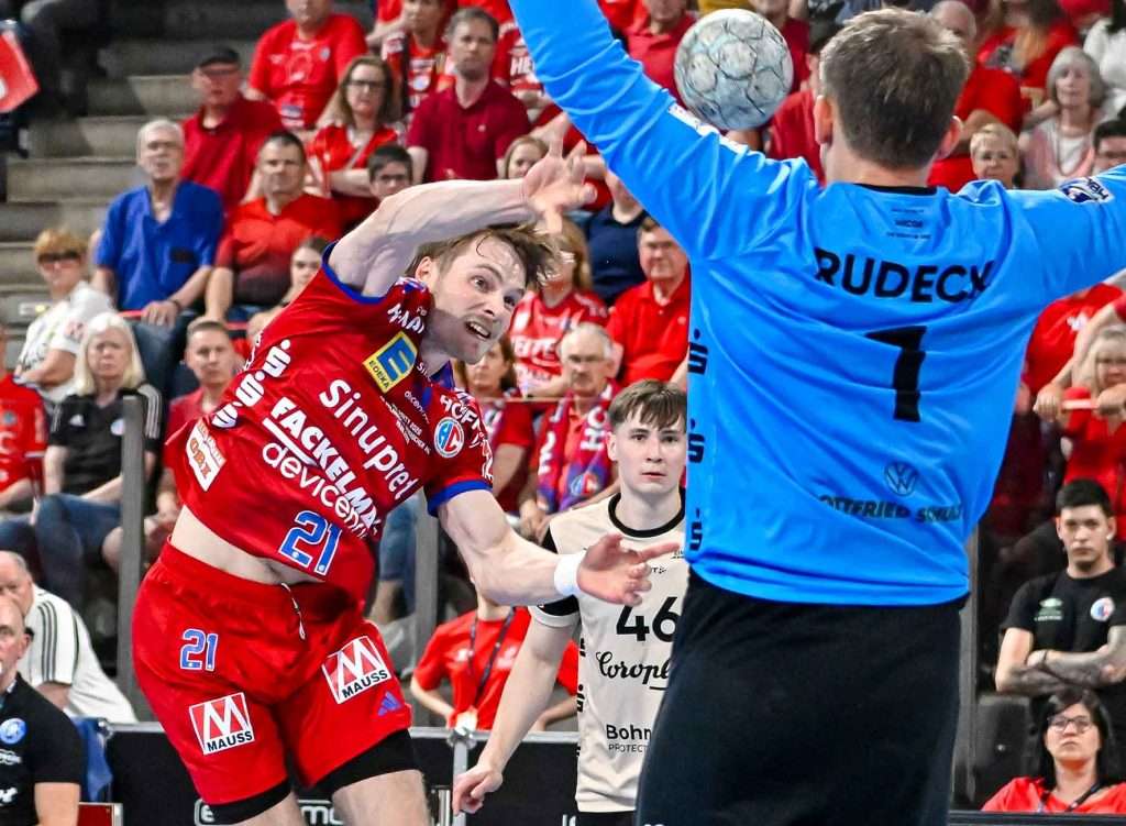 #Handballbundesliga, #LiquiMoly, #HCErlangen, #Handball, #HBL, #Nuremberg, #Erlangen, #ArenaNürnbergerVersicherung, #heitec, #Fackelmann, #Aichinger, #BarthHaas, #Bodin, #MaxBögl, #Bionorica, #Hemmersbach, #hlstudios, #HofmannPersonal, #LauerEuromovers, #Mauss, #pensionsolution, #Schultheiß, #SontowskiPartner, #Tucher, #Wild Panda, #hce, #ball, #tor, #zuschauer, #fans, #vielfaltgewinnt, #keinfanohnejob,