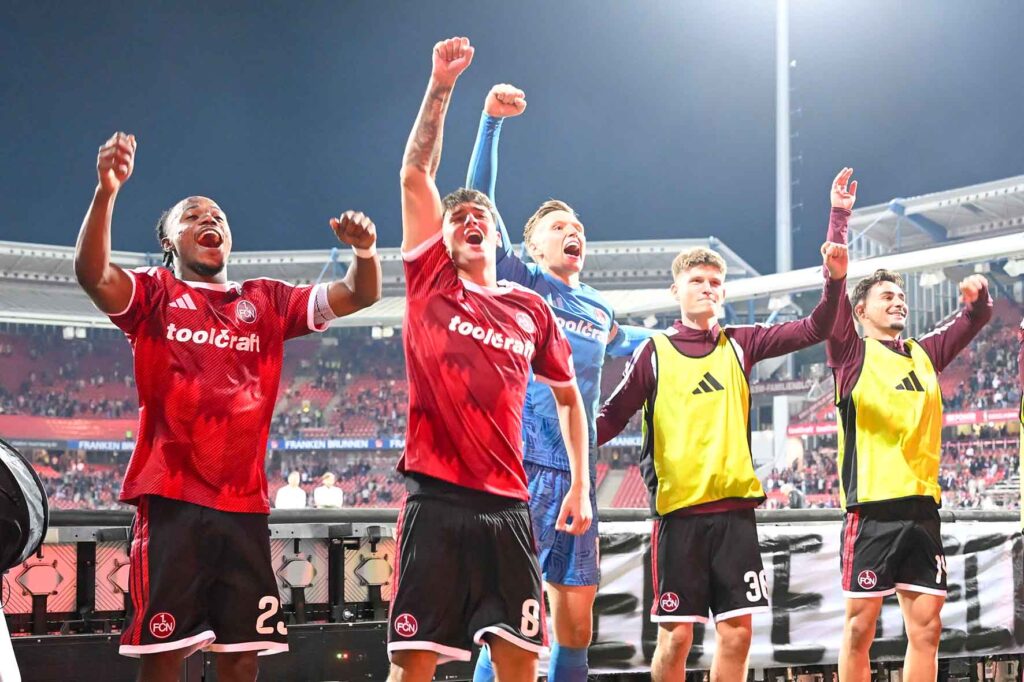 #Fußball, #Liga2, #Bundesliga, #DFL, #DFB, #Nürnberg, #1FCNürnberg, #1fcn, #fcn, #Club, #ClubHaus, #Stadion, #MaxMorlockStadion, #Fußball, #Ball, #Sport, #Fans, #Torjubel, #Ausschreitung, #Pyrotechnik, #Fahnen, #Fanblock, #Ultras, #Faszination, #Action, #Zweikampf, #Schiedsrichter, #Linienrichter, #FrankenBrunnen, #NErgie, #SparkasseNürnberg, #KupferMetzgermarkt, #Freizeit, #Familie, #Zuschauer, #MaxMorlock, #Spielräume, #Stolperstein, #JenöKonradCup, #dielegendelebt, #HandwerkerClub, #Handwerkerazubimesse, #azubimesse, #erstklaessleraktion, #126Jahre, #Jubiläum,