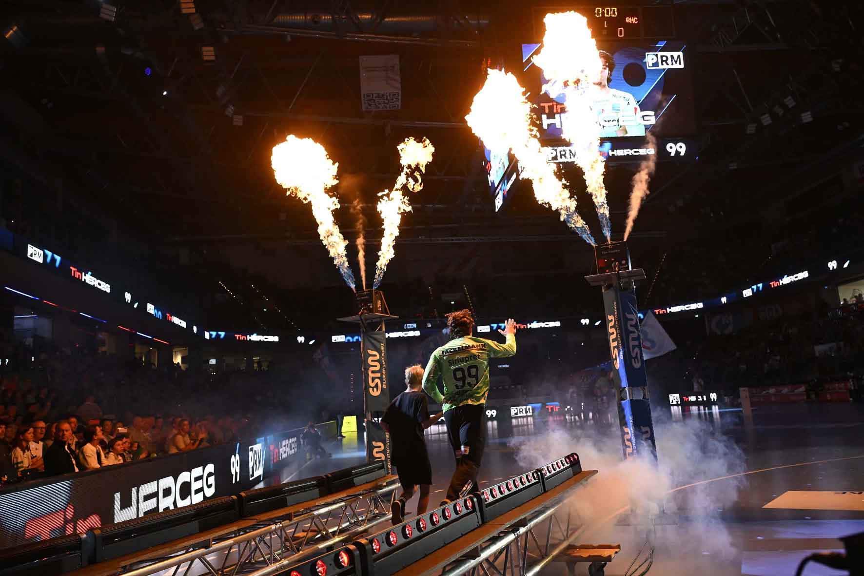 #Handballbundesliga, #LiquiMoly, #HCErlangen, #Handball, #HBL, #Nuremberg, #Erlangen, #ArenaNürnbergerVersicherung, #heitec, #Fackelmann, #Aichinger, #BarthHaas, #Bodin, #MaxBögl, #Bionorica, #Hemmersbach, #hlstudios, #HofmannPersonal, #LauerEuromovers, #Mauss, #pensionsolution, #Schultheiß, #SontowskiPartner, #Tucher, #Wild Panda, #hce, #ball, #tor, #zuschauer, #fans, #vielfaltgewinnt, #keinfanohnejob,