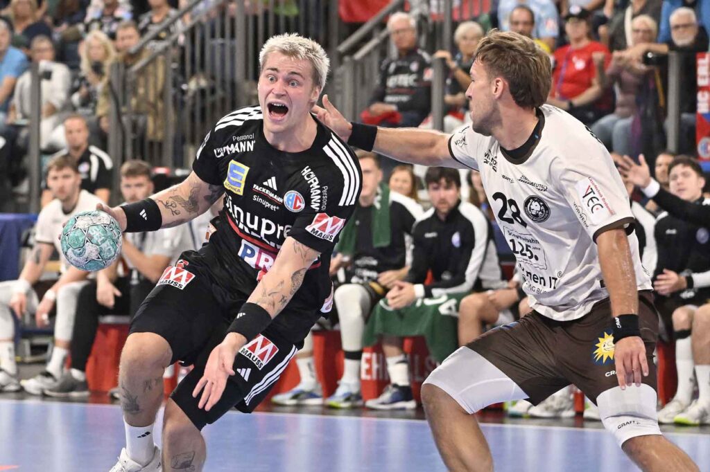 #Handballbundesliga, #LiquiMoly, #HCErlangen, #Handball, #HBL, #Nuremberg, #Erlangen, #ArenaNürnbergerVersicherung, #heitec, #Fackelmann, #Aichinger, #BarthHaas, #Bodin, #MaxBögl, #Bionorica, #Hemmersbach, #hlstudios, #HofmannPersonal, #LauerEuromovers, #Mauss, #pensionsolution, #Schultheiß, #SontowskiPartner, #Tucher, #Wild Panda, #hce, #ball, #tor, #zuschauer, #fans, #vielfaltgewinnt, #keinfanohnejob,