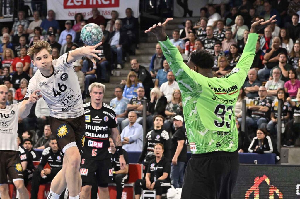 #Handballbundesliga, #LiquiMoly, #HCErlangen, #Handball, #HBL, #Nuremberg, #Erlangen, #ArenaNürnbergerVersicherung, #heitec, #Fackelmann, #Aichinger, #BarthHaas, #Bodin, #MaxBögl, #Bionorica, #Hemmersbach, #hlstudios, #HofmannPersonal, #LauerEuromovers, #Mauss, #pensionsolution, #Schultheiß, #SontowskiPartner, #Tucher, #Wild Panda, #hce, #ball, #tor, #zuschauer, #fans, #vielfaltgewinnt, #keinfanohnejob,