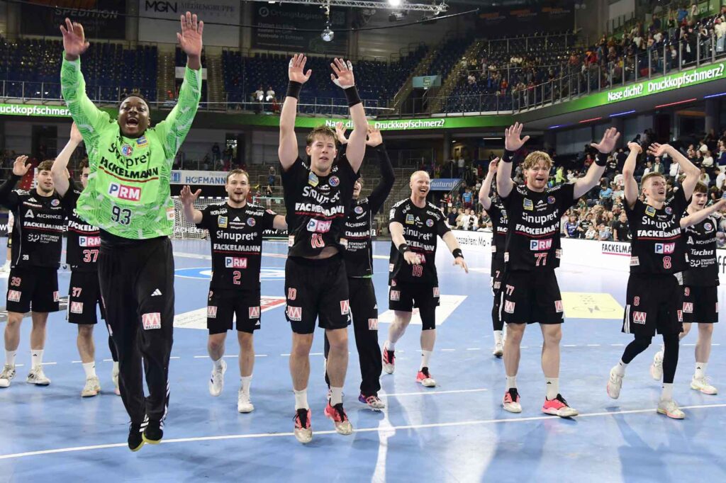 #Handballbundesliga, #LiquiMoly, #HCErlangen, #Handball, #HBL, #Nuremberg, #Erlangen, #ArenaNürnbergerVersicherung, #heitec, #Fackelmann, #Aichinger, #BarthHaas, #Bodin, #MaxBögl, #Bionorica, #Hemmersbach, #hlstudios, #HofmannPersonal, #LauerEuromovers, #Mauss, #pensionsolution, #Schultheiß, #SontowskiPartner, #Tucher, #Wild Panda, #hce, #ball, #tor, #zuschauer, #fans, #vielfaltgewinnt, #keinfanohnejob,